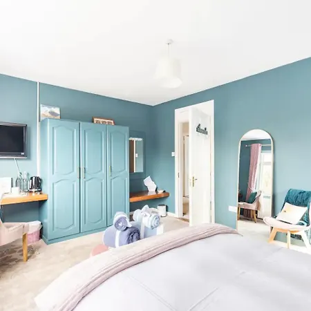 Station Road * 卡斯尔巴